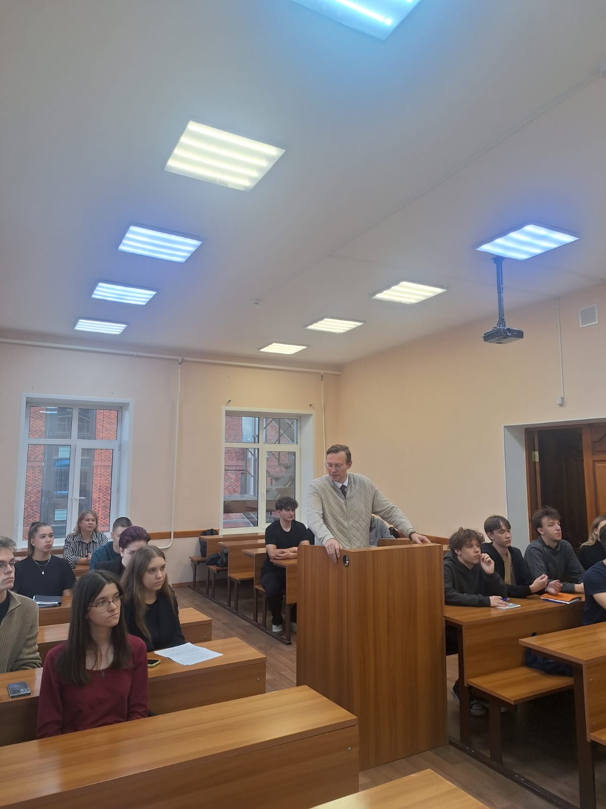 Вчера, 29 октября, в Липецком филиале финансового университета состоялся круглый стол